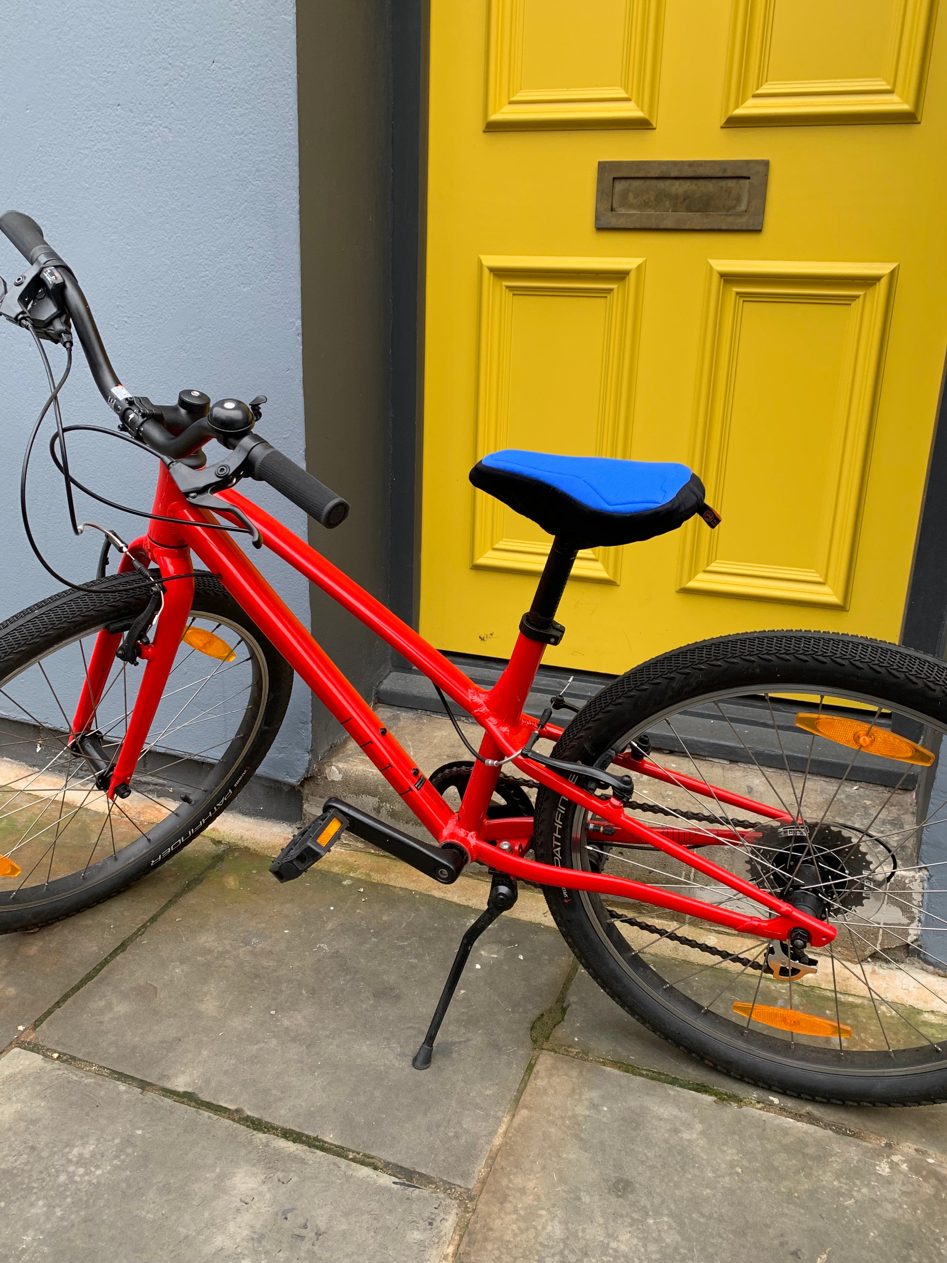 Blue-and-black-kids-padded-bike-seat-cover