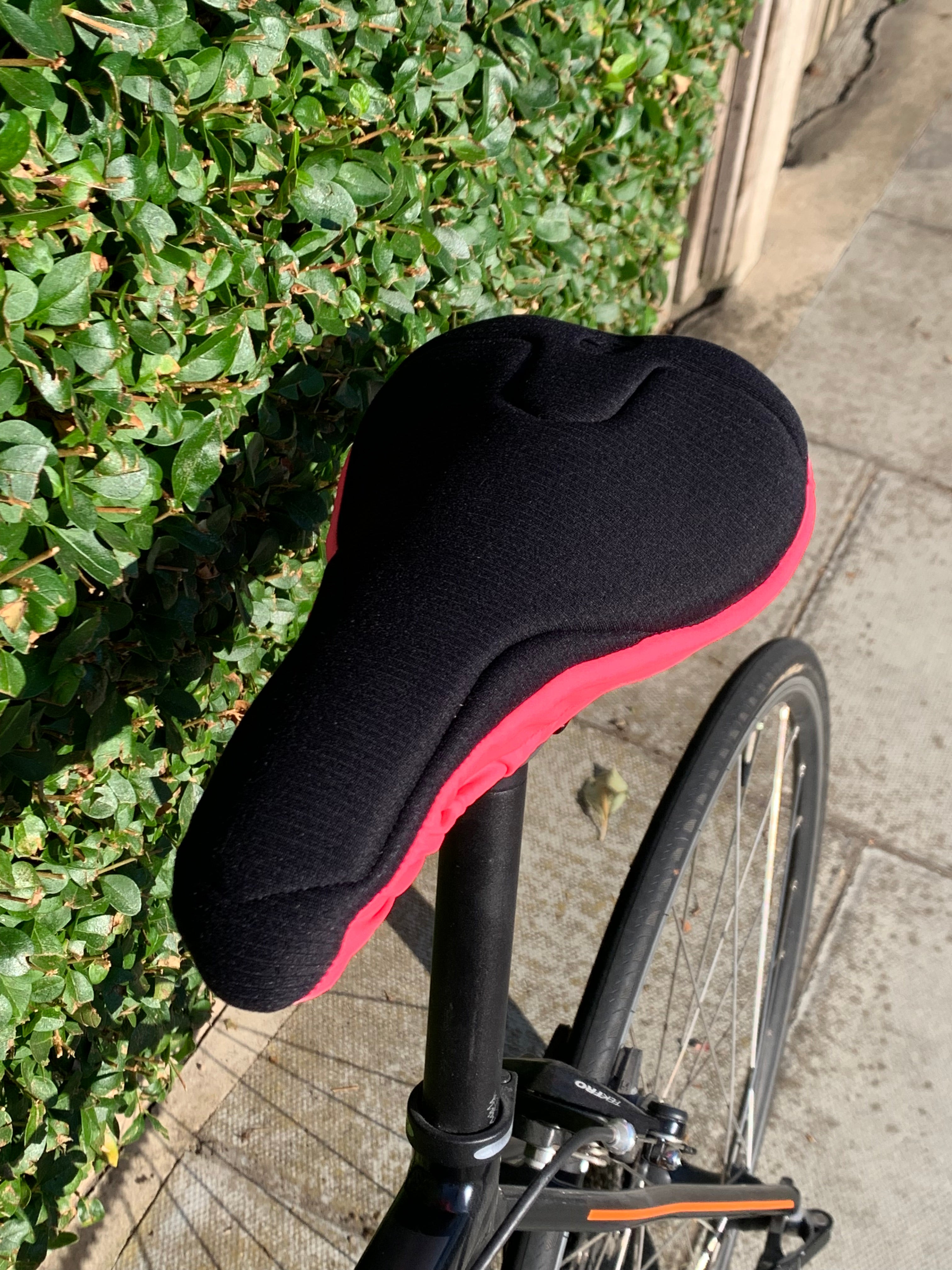 padded-black-and-pink-bike-seat-cover-for-road-bike
